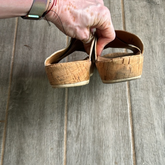 Korks by Kork Ease tan cross sandals - Picture 4 of 4